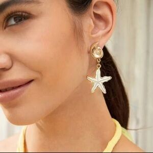 Starfish Earrings Anthropologie Gold and Cream